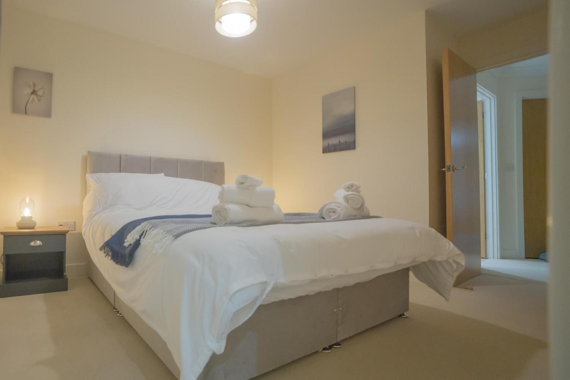 Sleeps9 Parking&Garage 17 Mins To Gatwick, 30 To London Vila Merstham Exterior foto