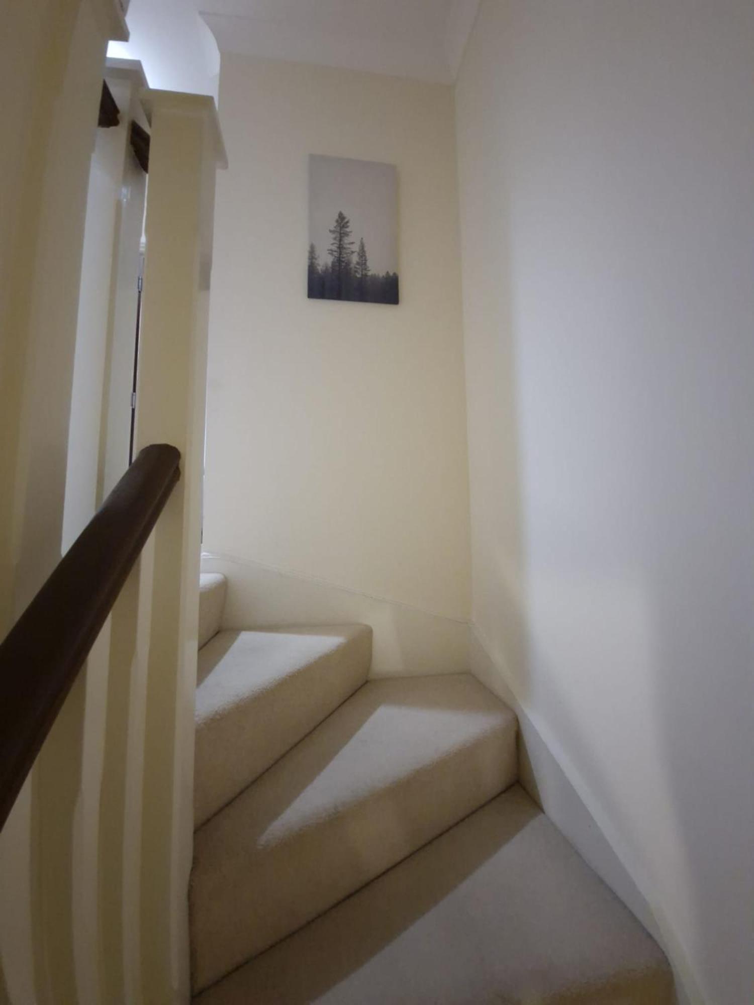 Sleeps9 Parking&Garage 17 Mins To Gatwick, 30 To London Vila Merstham Exterior foto